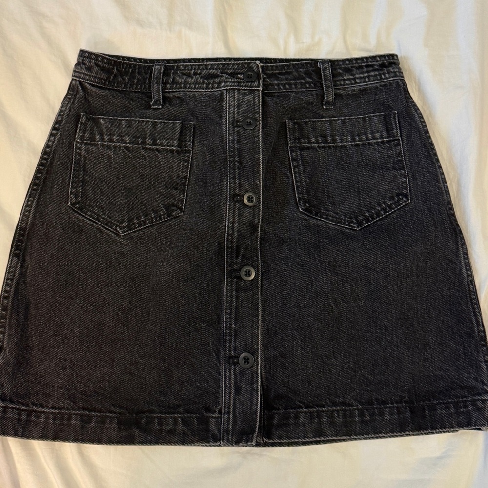 Madewell Button-Front Denim Mini Skirt – Washed Black – Size 30
